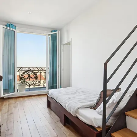 Montmartre Penthouse * Paříž